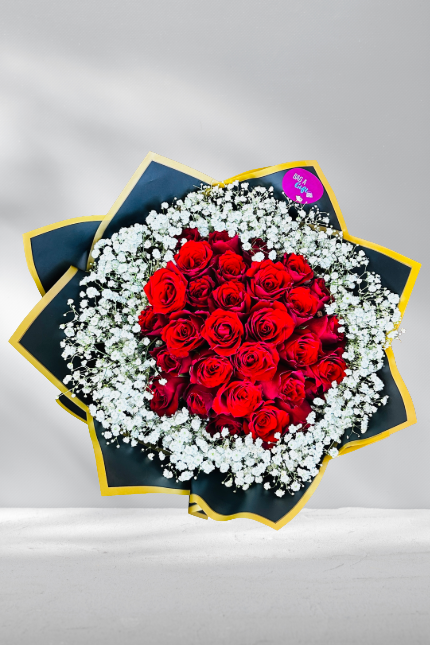30 Red Roses With GYP