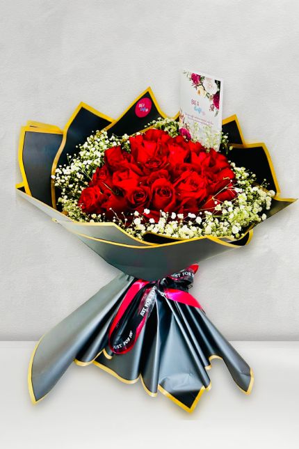 30 Red Roses With GYP